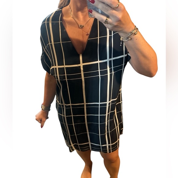 Vince Navy and White Grid Pattern dress - Picture 4 of 6